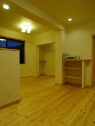 パイン素材を使った全面リフォーム